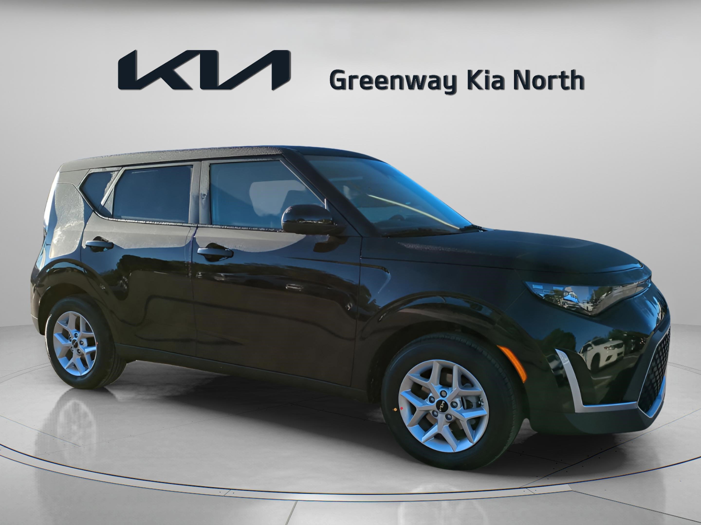 2025 Kia Soul LX's photo