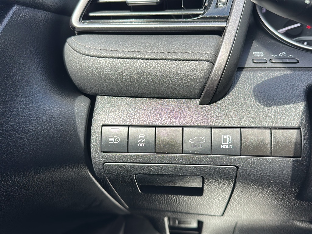 2022 Toyota Camry LE photo 19