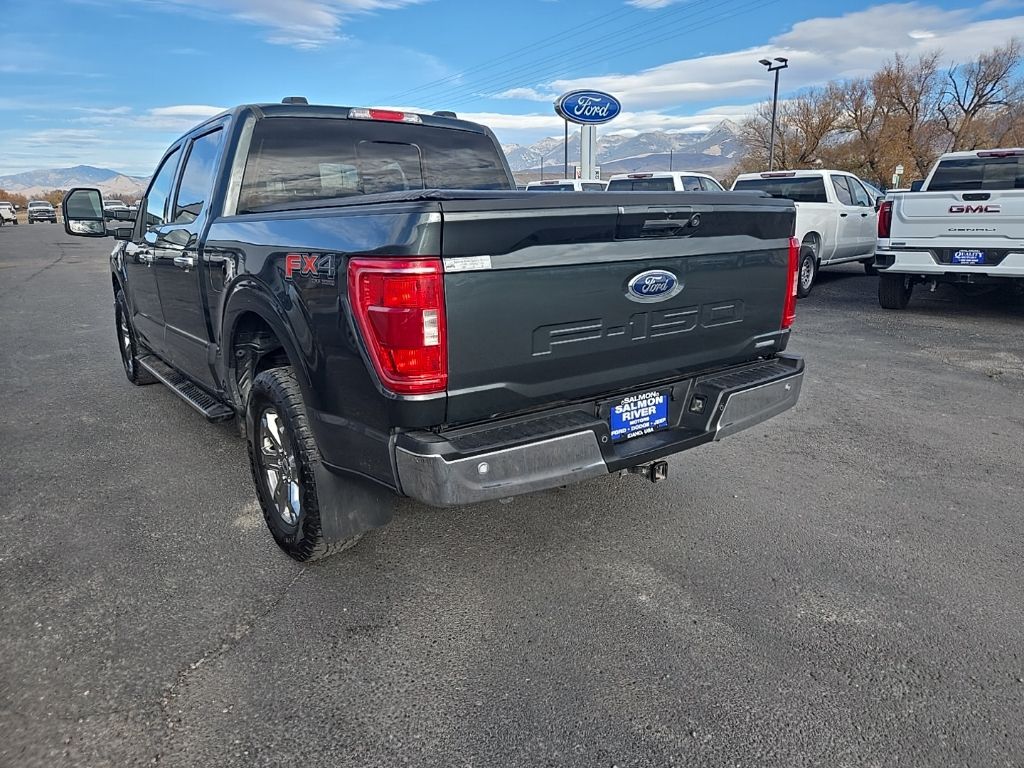 2021 Ford F-150 XLT photo 2