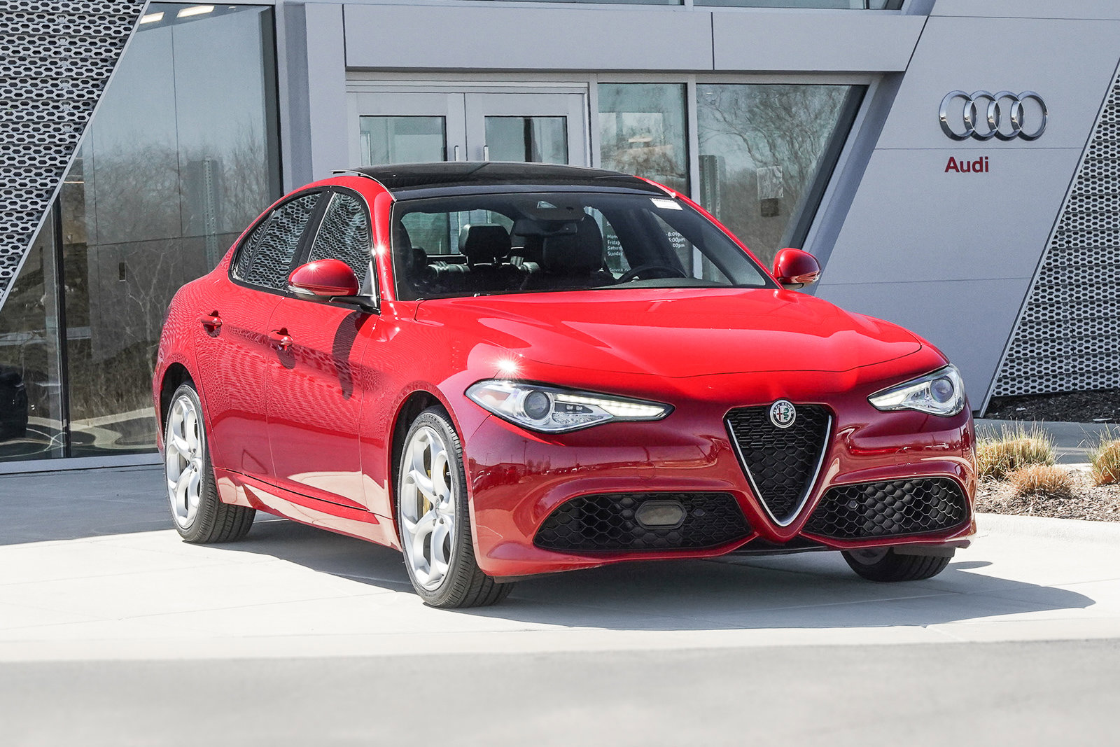 2021 Alfa Romeo Giulia Ti Sport photo 2
