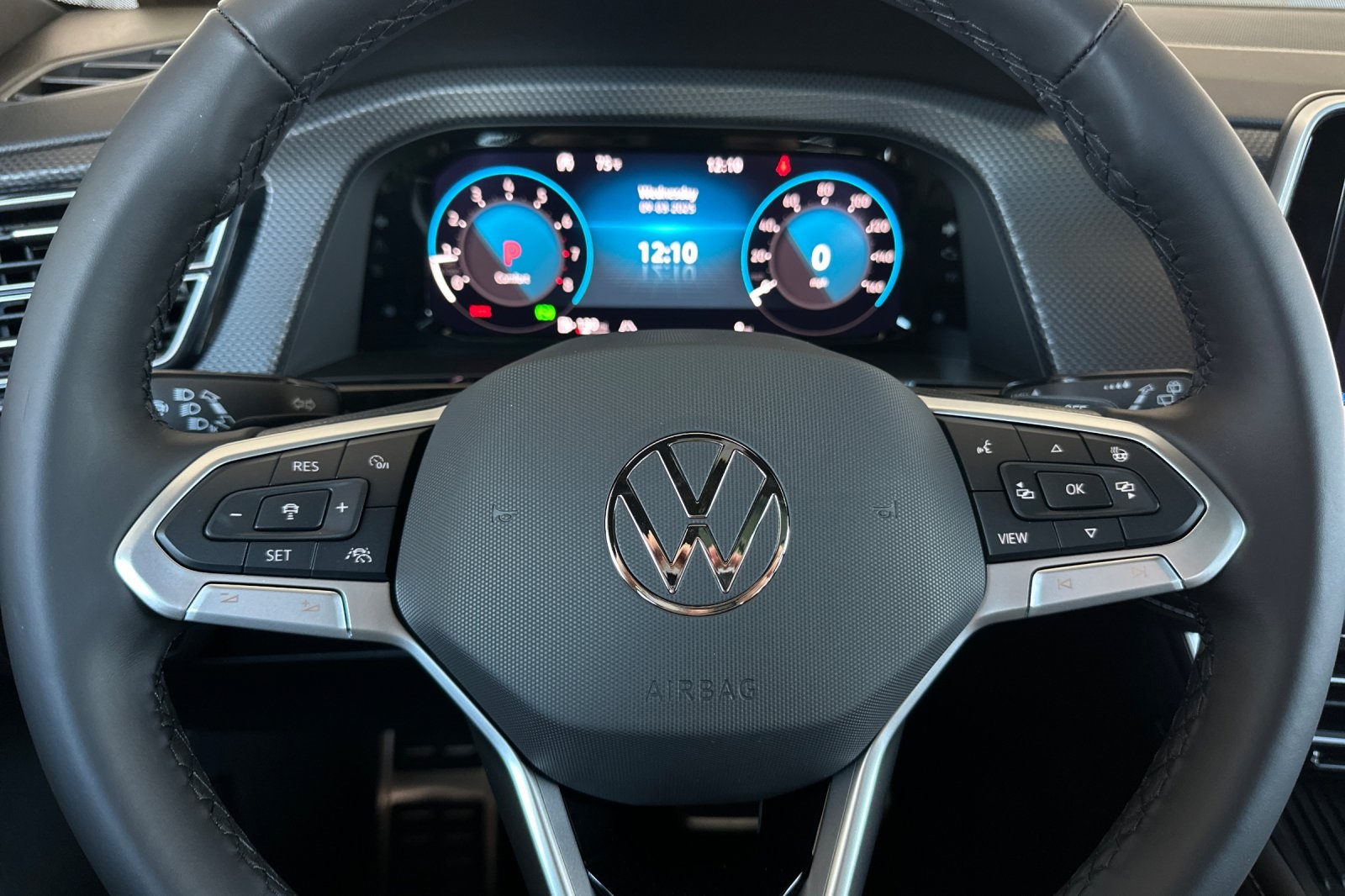 2026 Volkswagen Atlas Cross Sport SEL Premium R-Line photo 22