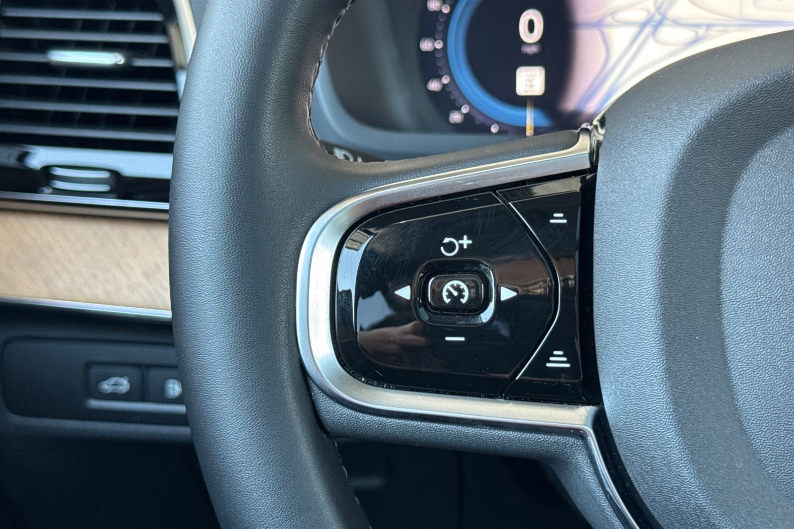 2024 Volvo XC90 Recharge T8 Plus photo 29