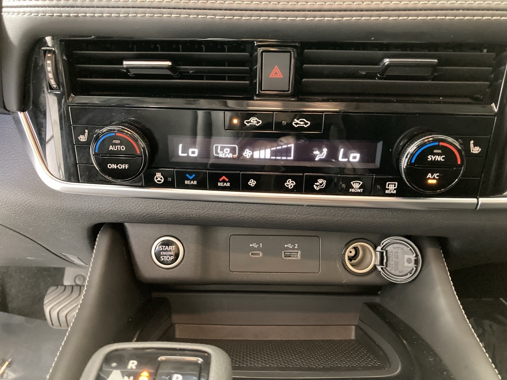 2023 Nissan Rogue SL photo 8