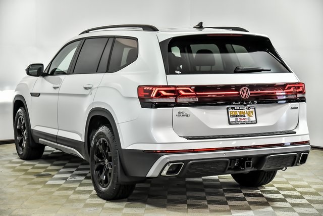 2025 Volkswagen Atlas Peak Edition SE photo 4