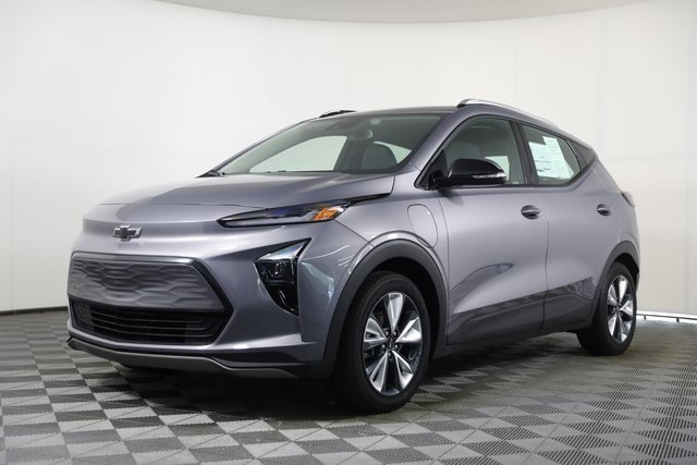 Used 2023 Chevrolet Bolt EUV LT with VIN 1G1FY6S06P4124143 for sale in Libertyville, IL