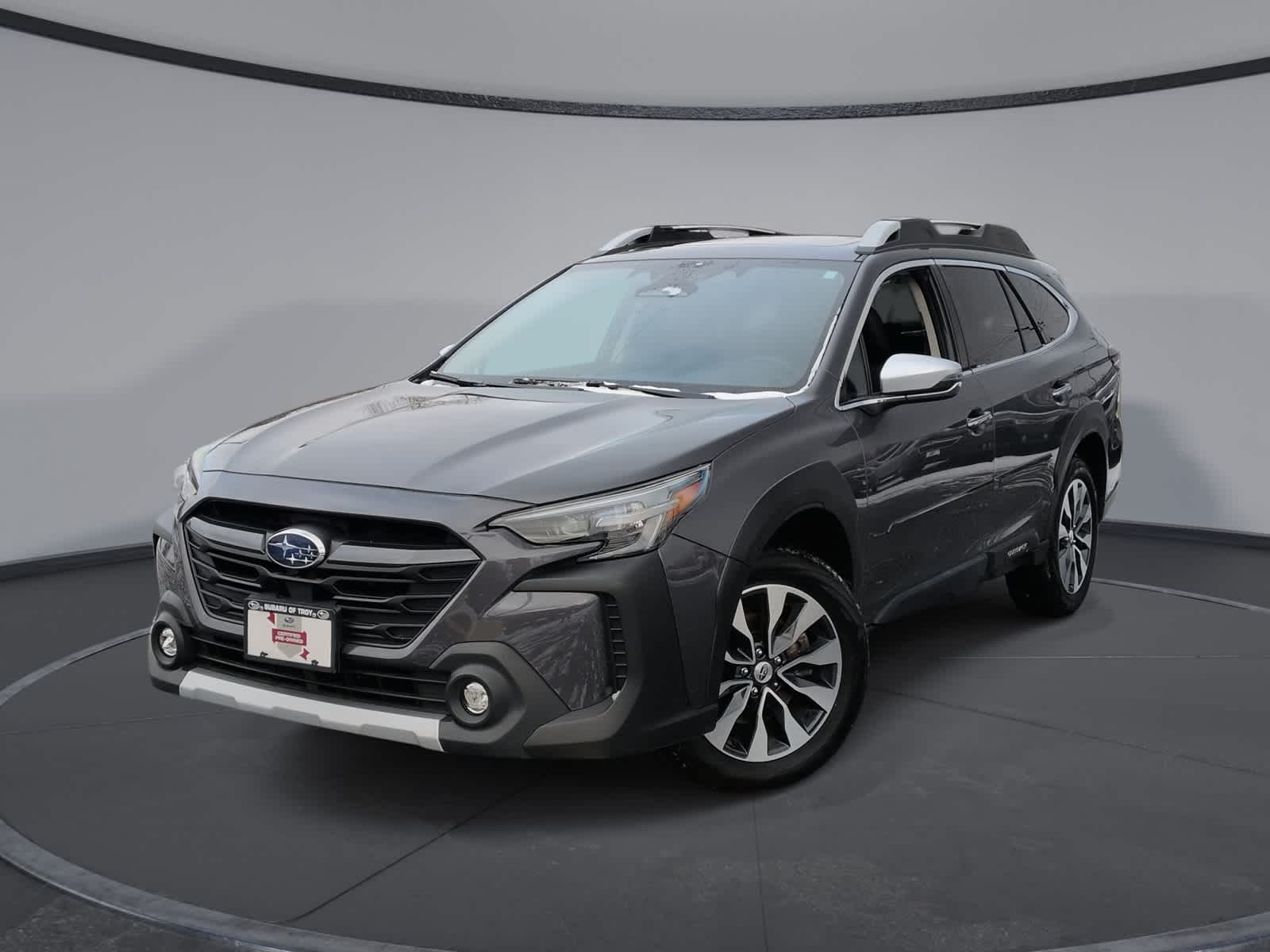 2023 Subaru Outback Touring's photo