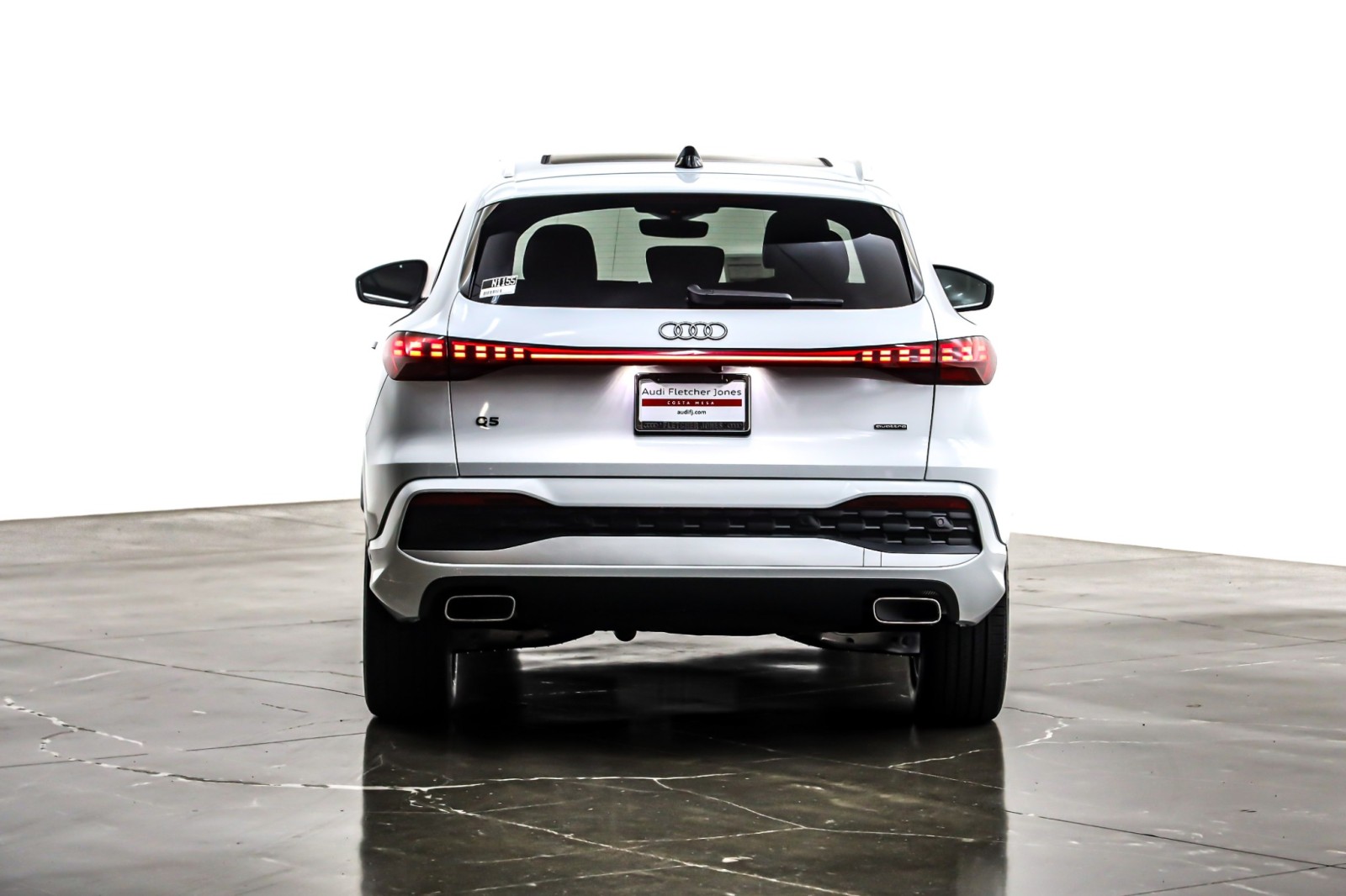 2025 Audi Q5 Premium TFSI photo 2