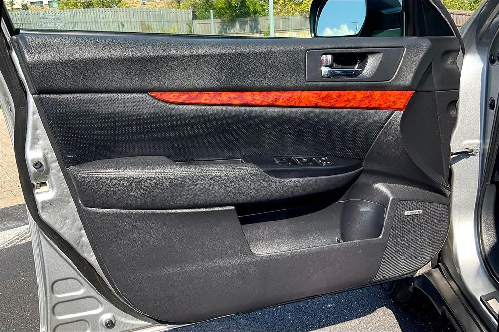 2011 Subaru Outback 2.5i photo 21