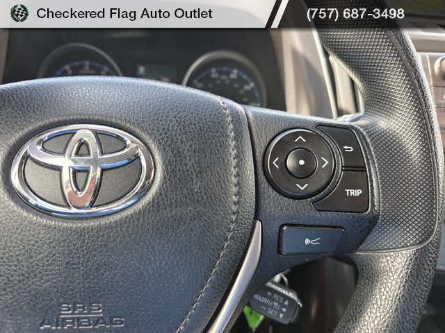 2017 Toyota RAV4 LE photo 14