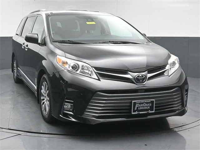 2018 TOYOTA SIENNA - Image 1