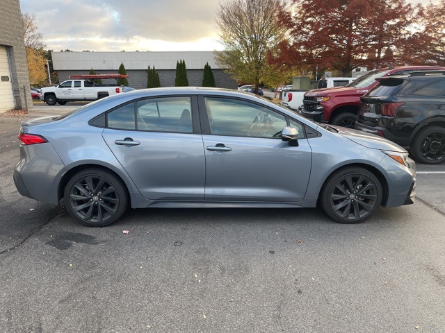 2024 Toyota Corolla SE Premium photo 3