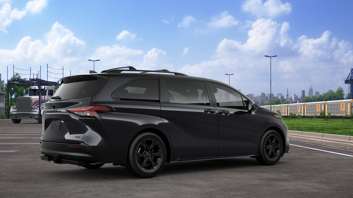 2025 Toyota Sienna Woodland Edition photo 9