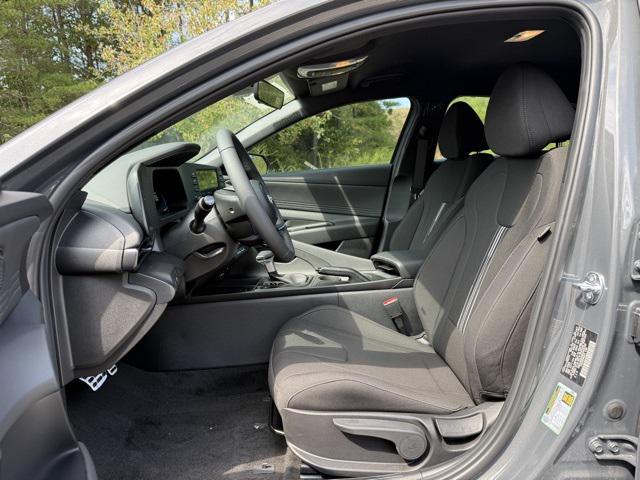 2025 Hyundai Elantra SEL Sport photo 10