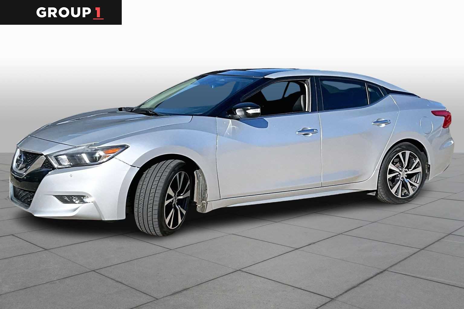 2017 Nissan Maxima SL's photo
