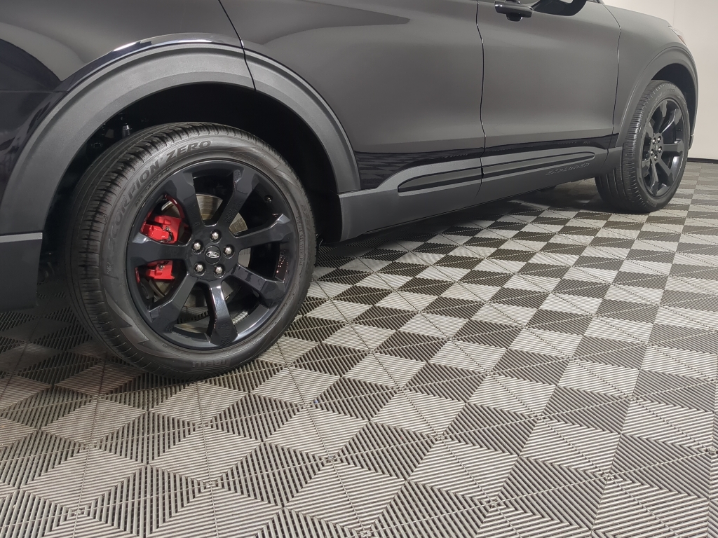 2023 Ford Explorer ST photo 8