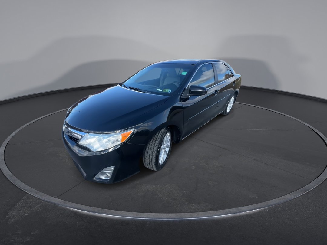 2013 Toyota Camry XLE photo 4
