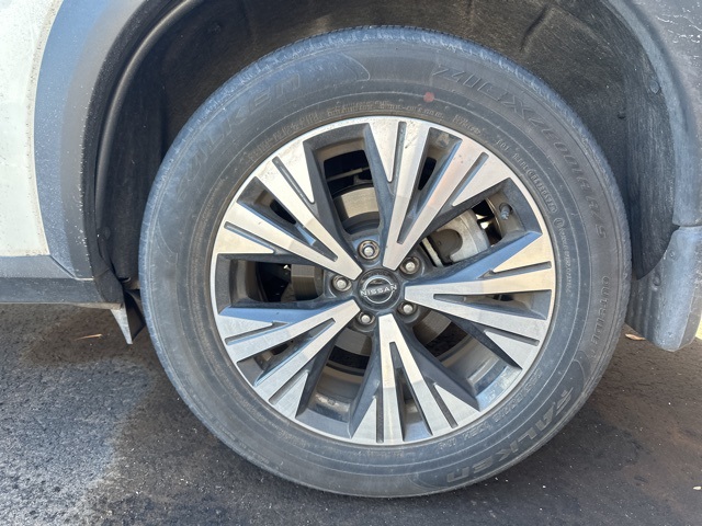 2023 Nissan Rogue SV photo 13