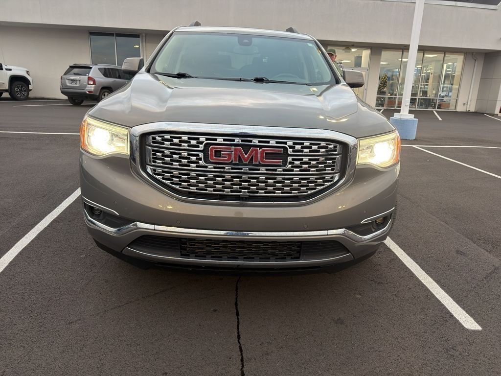 2019 GMC Acadia Denali's photo