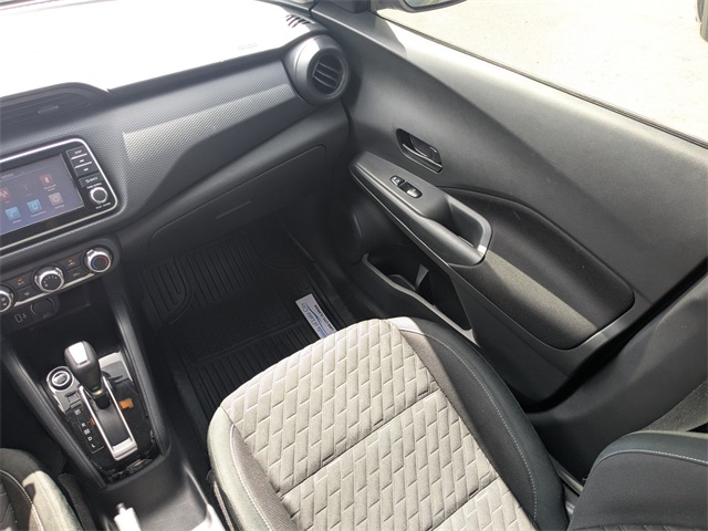2021 Nissan Kicks S photo 13