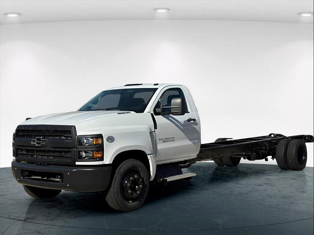 2024 Chevrolet Silverado 4500 Medium Duty Chassis Cab Work Truck's photo