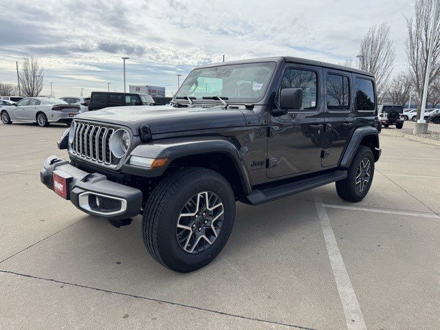 2025 Jeep Wrangler Sahara photo 3