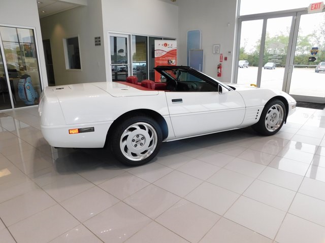 1991 Chevrolet Corvette Base photo 2