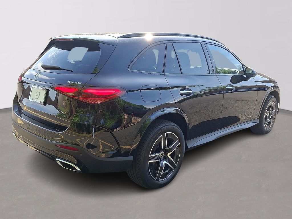 2025 Mercedes Benz GLC 300 4MATIC photo 2