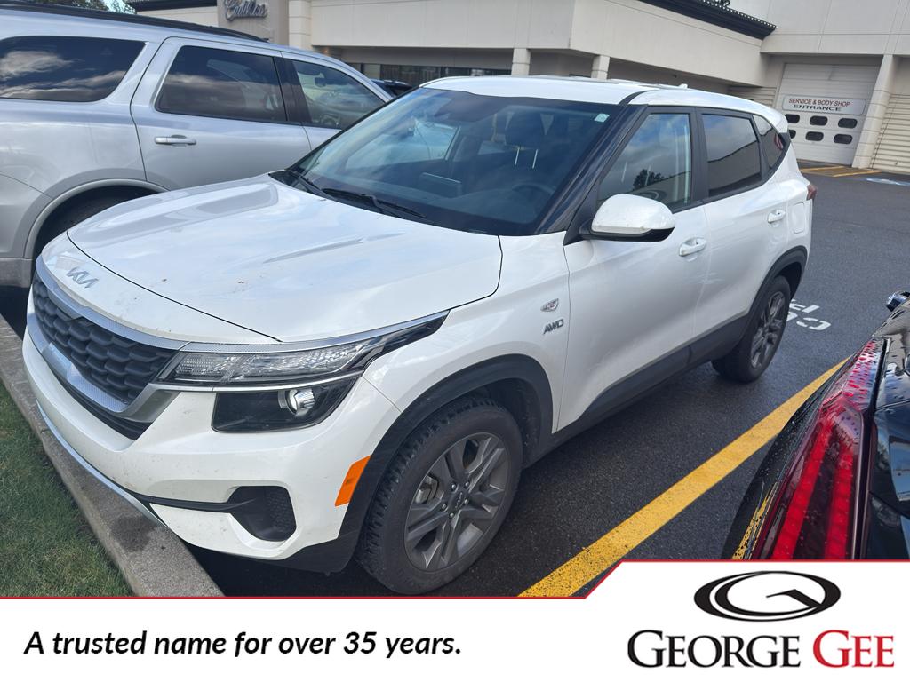 2023 Kia Seltos LX's photo