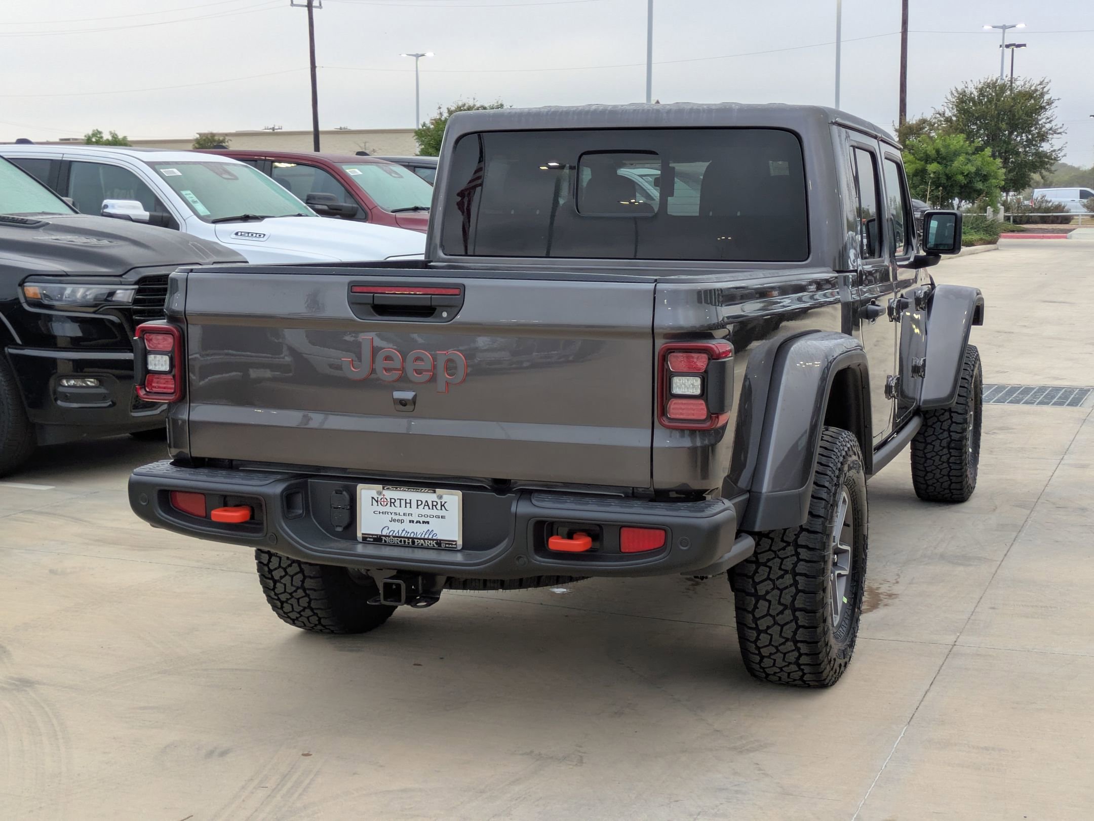 2025 Jeep Gladiator Mojave photo 3