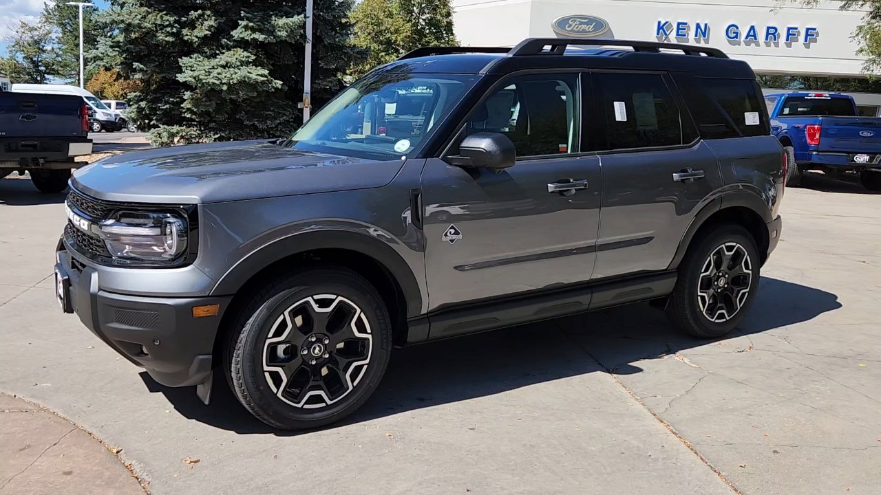2025 Ford Bronco Sport Outer Banks photo 2