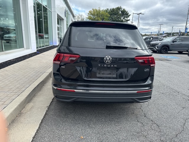 2022 Volkswagen Tiguan SE photo 2