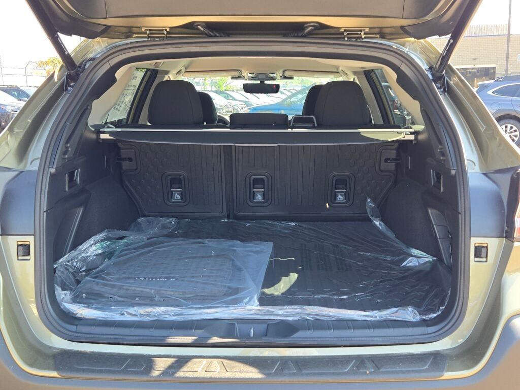 2025 Subaru Outback Premium photo 9