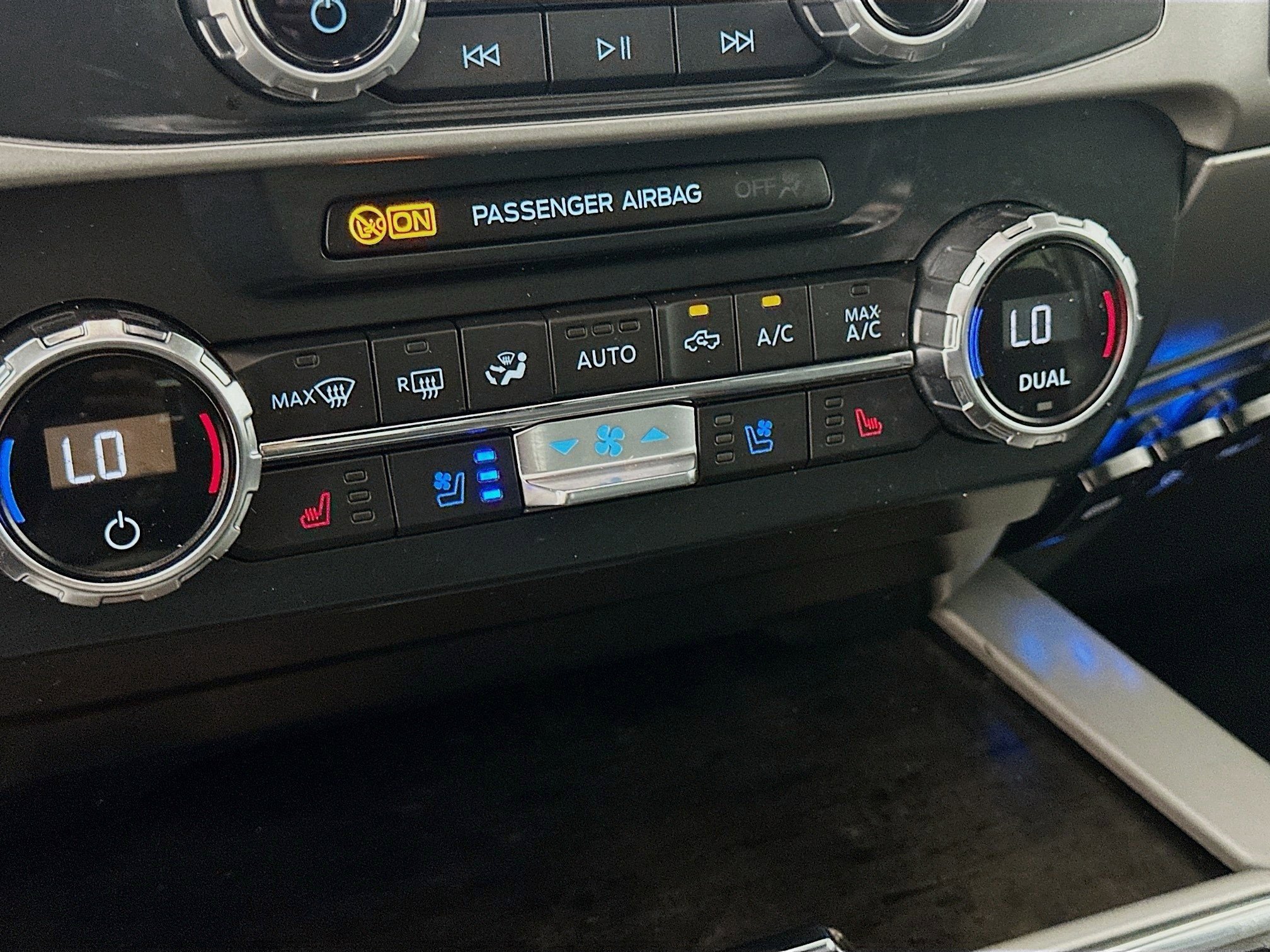 2022 Ford F-250 Lariat photo 13
