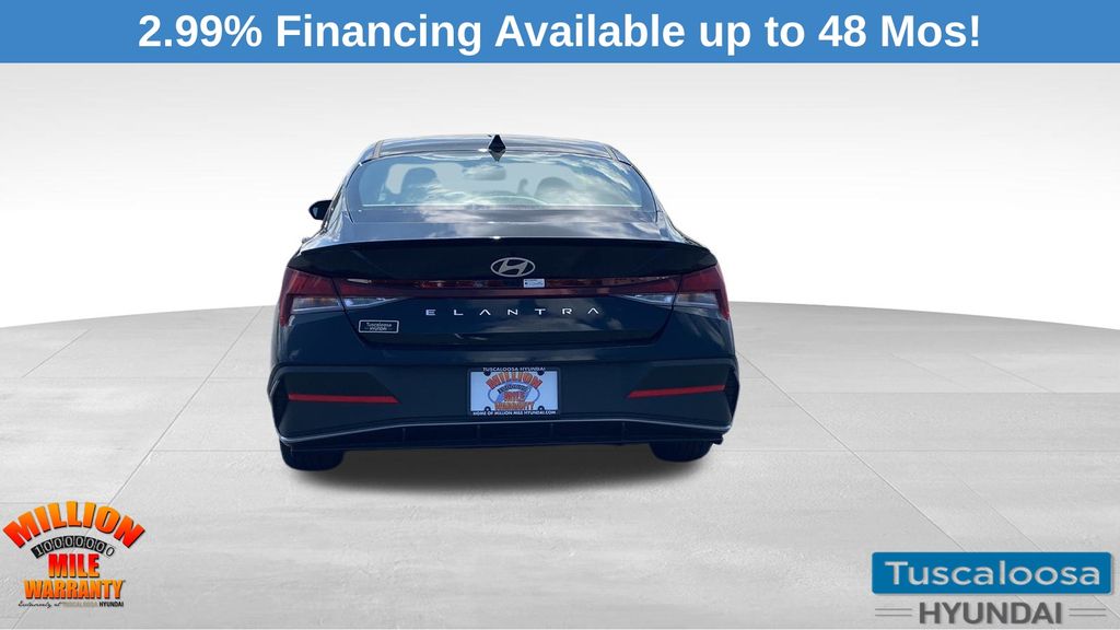 2025 Hyundai Elantra SEL Sport photo 4