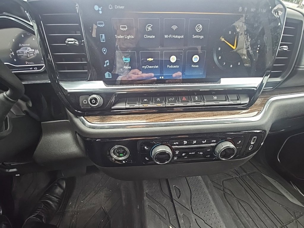 2024 Chevrolet Silverado 1500 LT photo 9