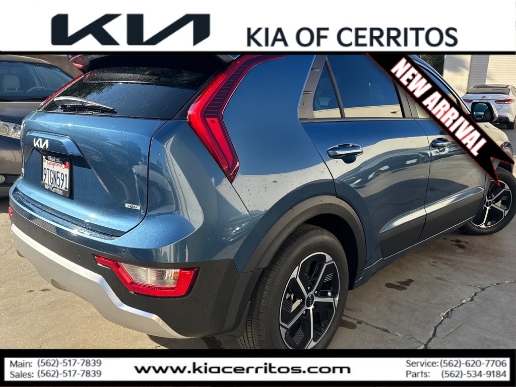 2025 Kia Niro EX photo 3