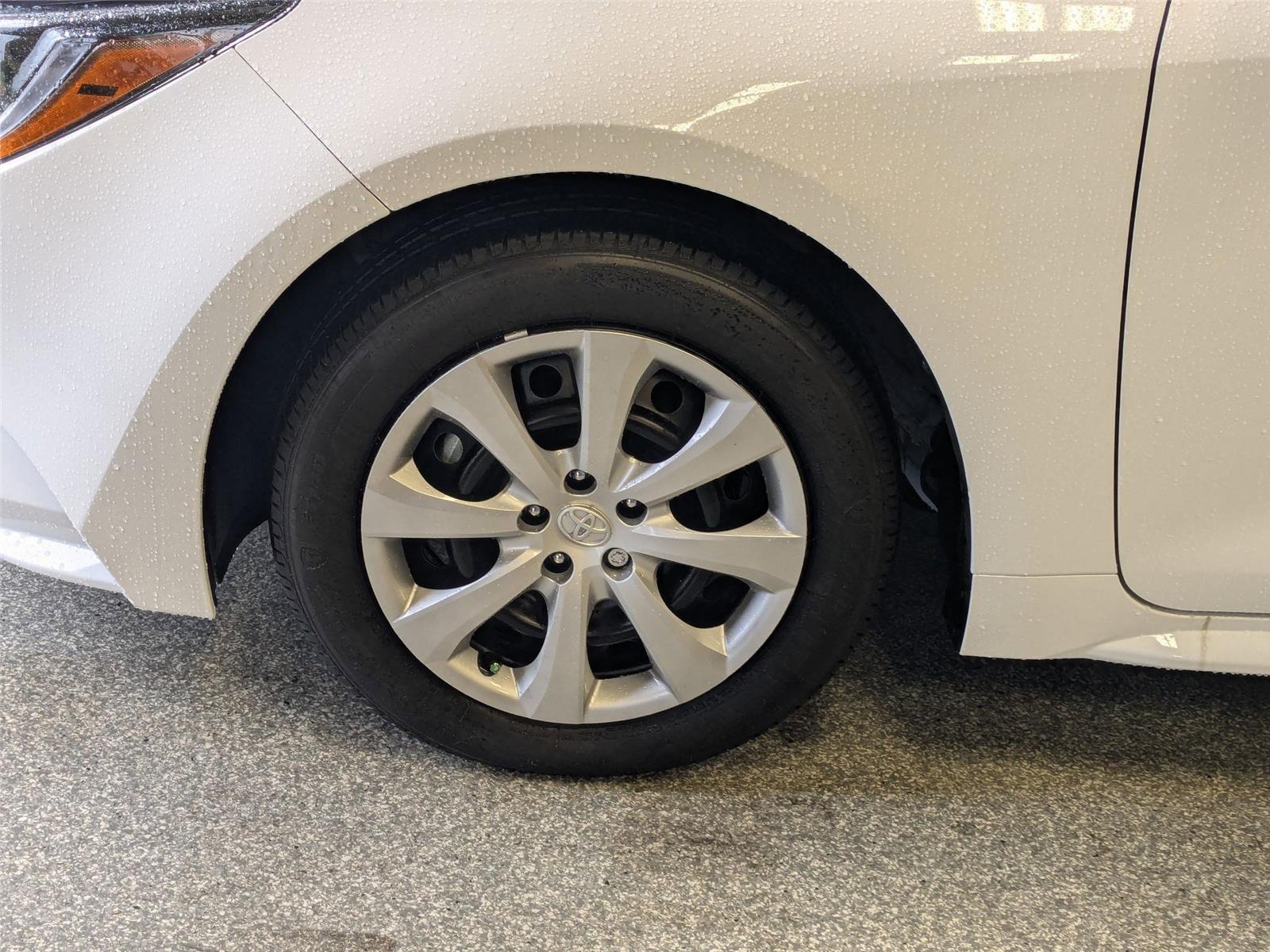 2025 Toyota Corolla LE photo 8