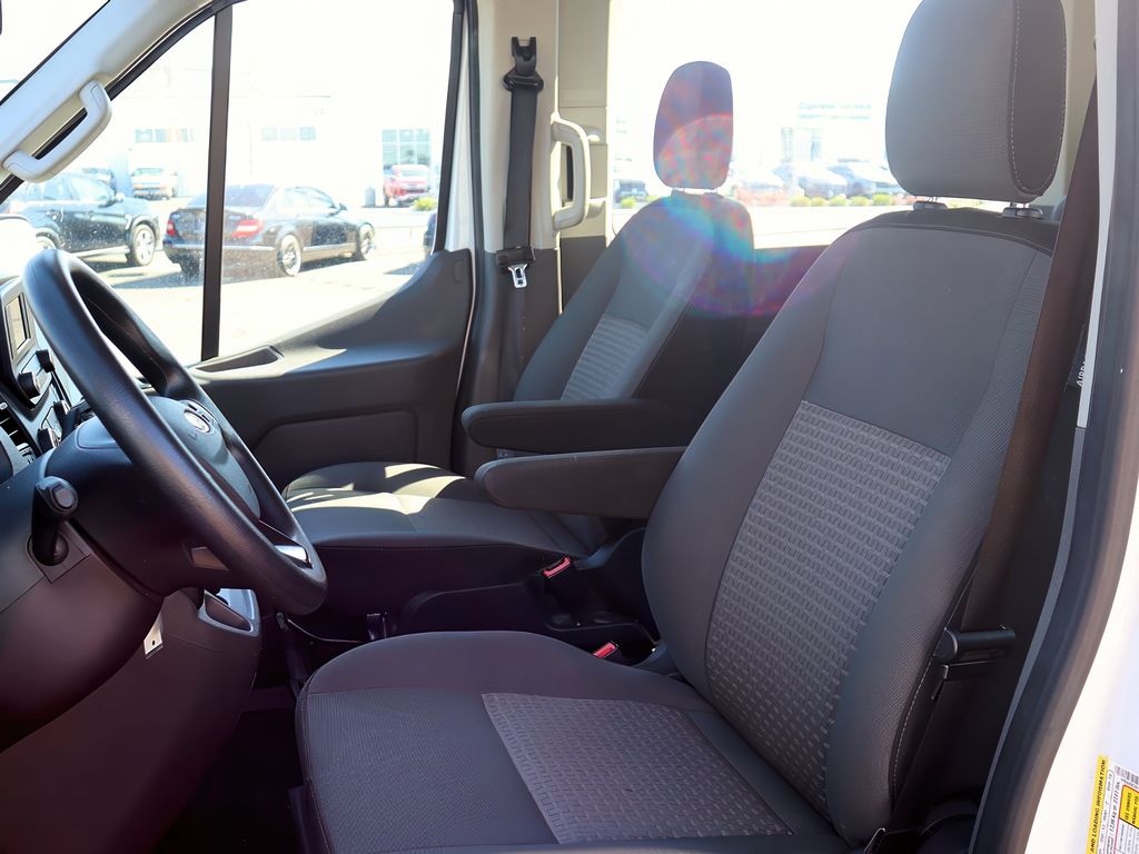 2021 Ford Transit XLT photo 2