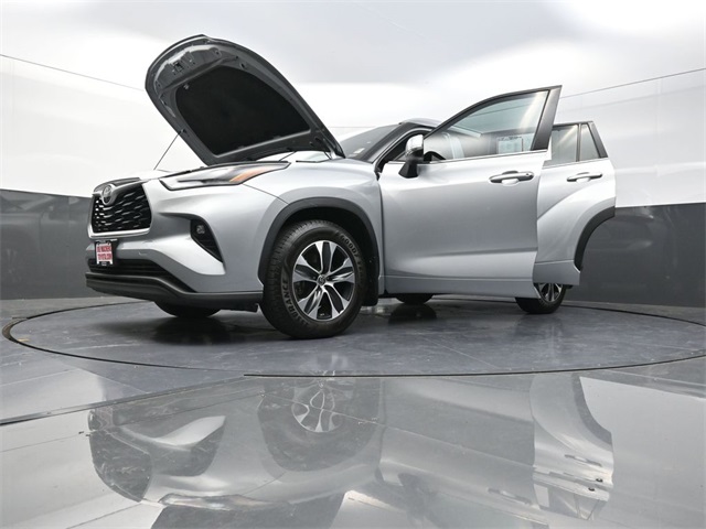 2022 Toyota Highlander XLE photo 36