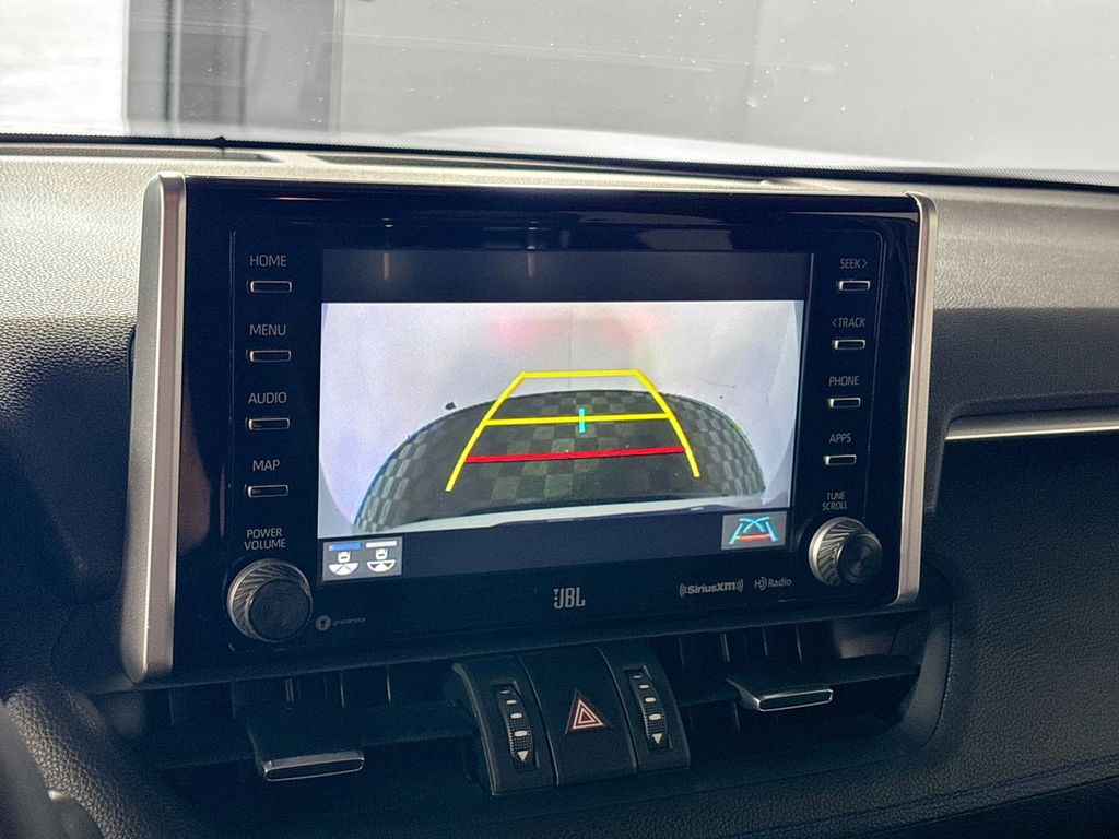 2020 Toyota RAV4 Hybrid XSE photo 15