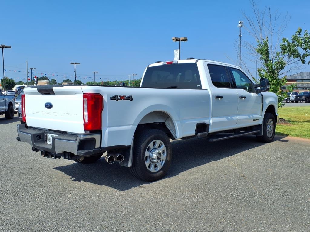 2024 Ford F-350 XLT photo 15