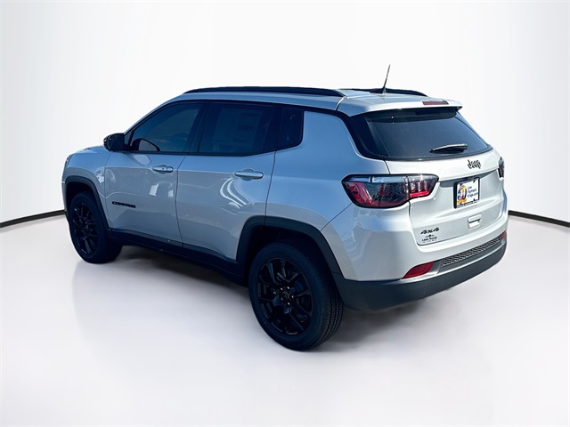 2025 Jeep Compass Latitude photo 4