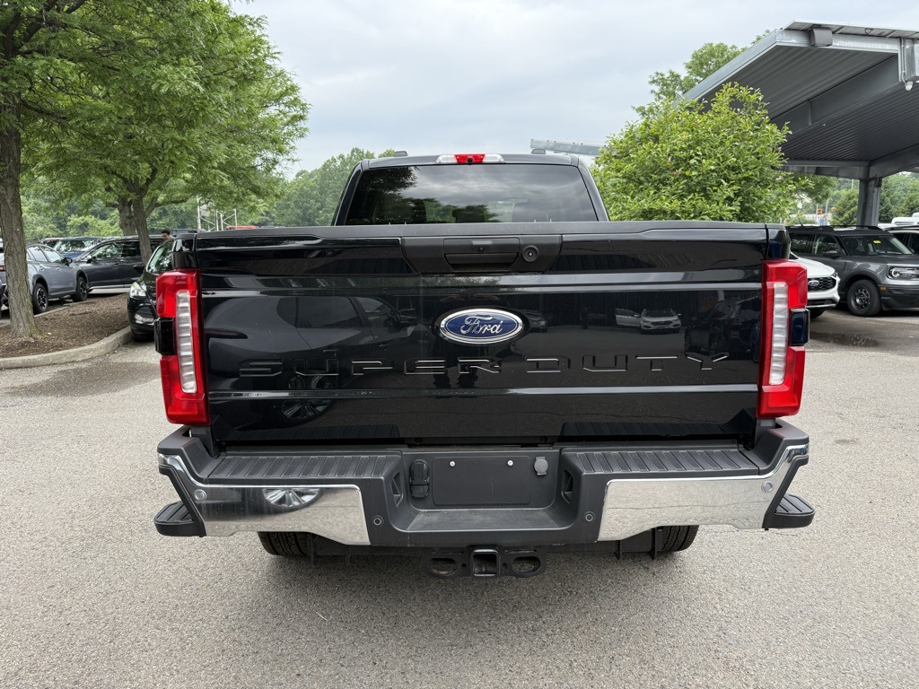 2023 Ford F-350 photo 3