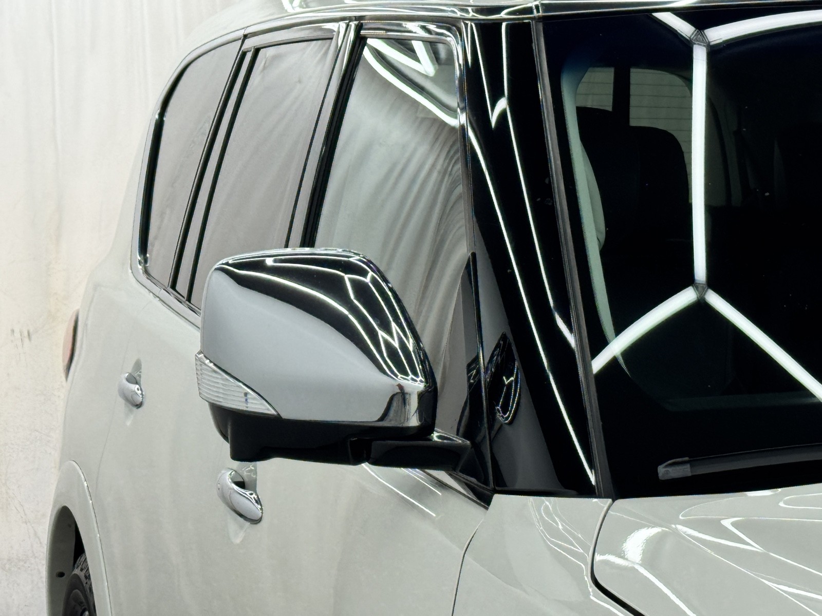 2017 Infiniti QX80 Limited photo 57
