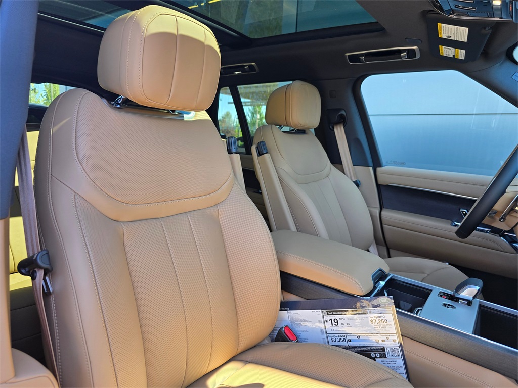 2025 Land Rover Range Rover SE photo 30