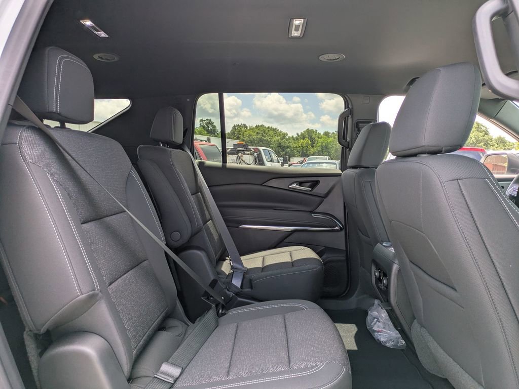 2025 Chevrolet Traverse photo 18