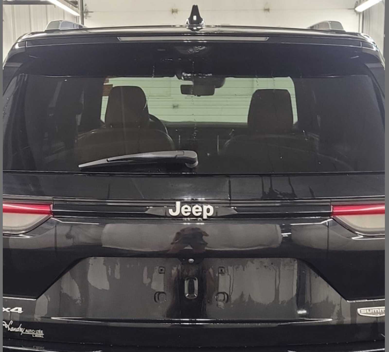 2023 Jeep Grand Cherokee Summit Reserve photo 2