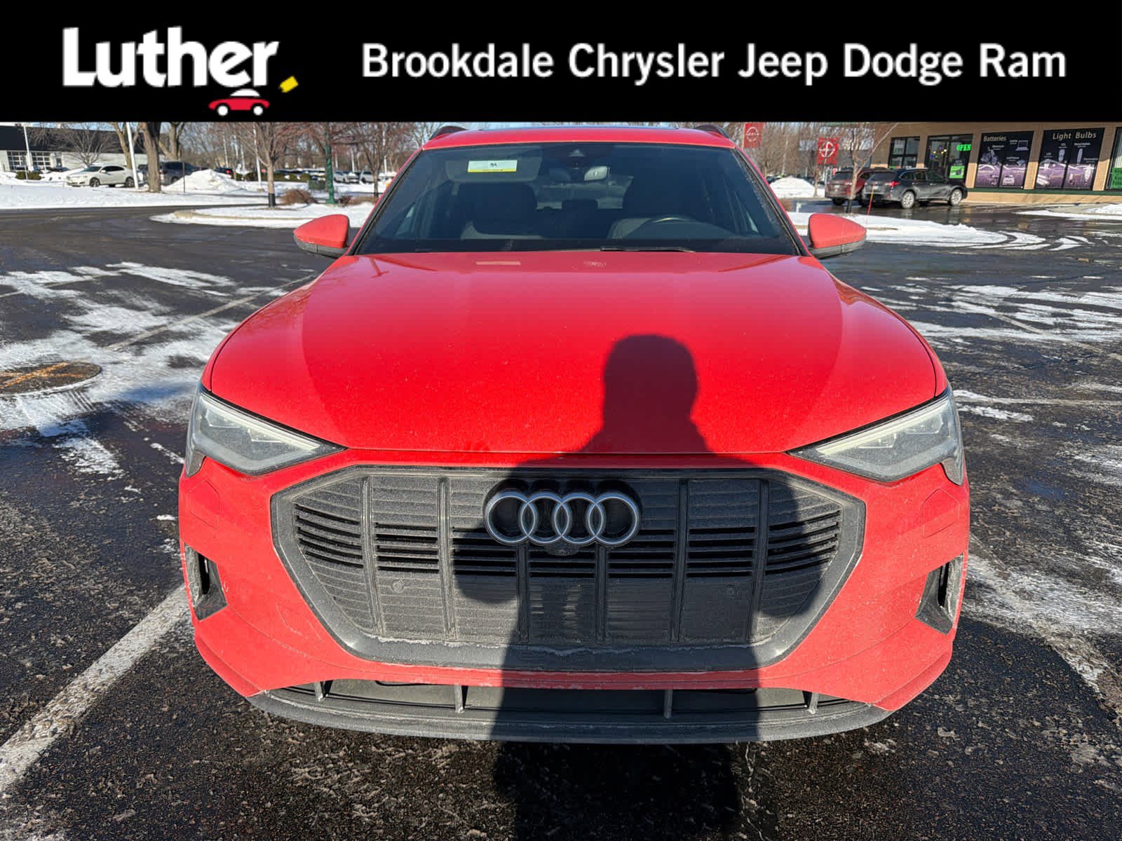 2022 Audi e-tron Premium's photo