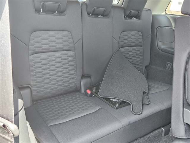 2025 Nissan Pathfinder SV photo 13