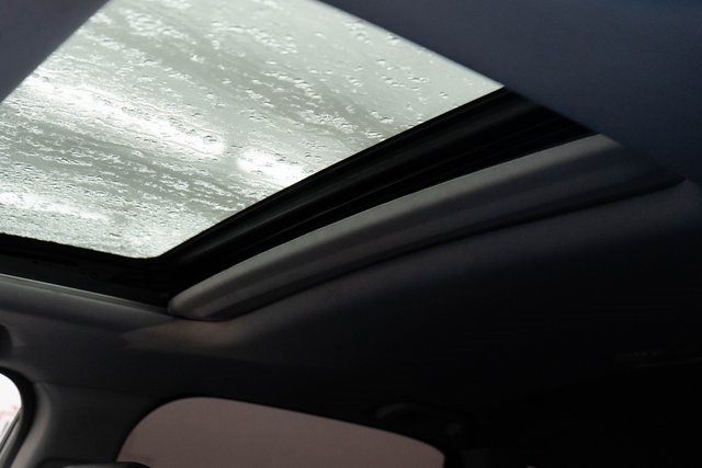 2020 Honda CR-V Touring photo 4